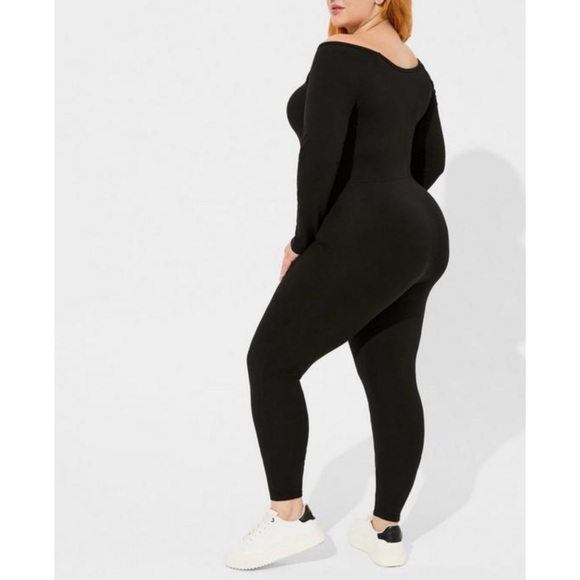 🆕 Premium Long Sleeve Catsuit Black Jumpsuit Outfit 2 2X 18 20 NWT Torrid New - Picture 3 of 6